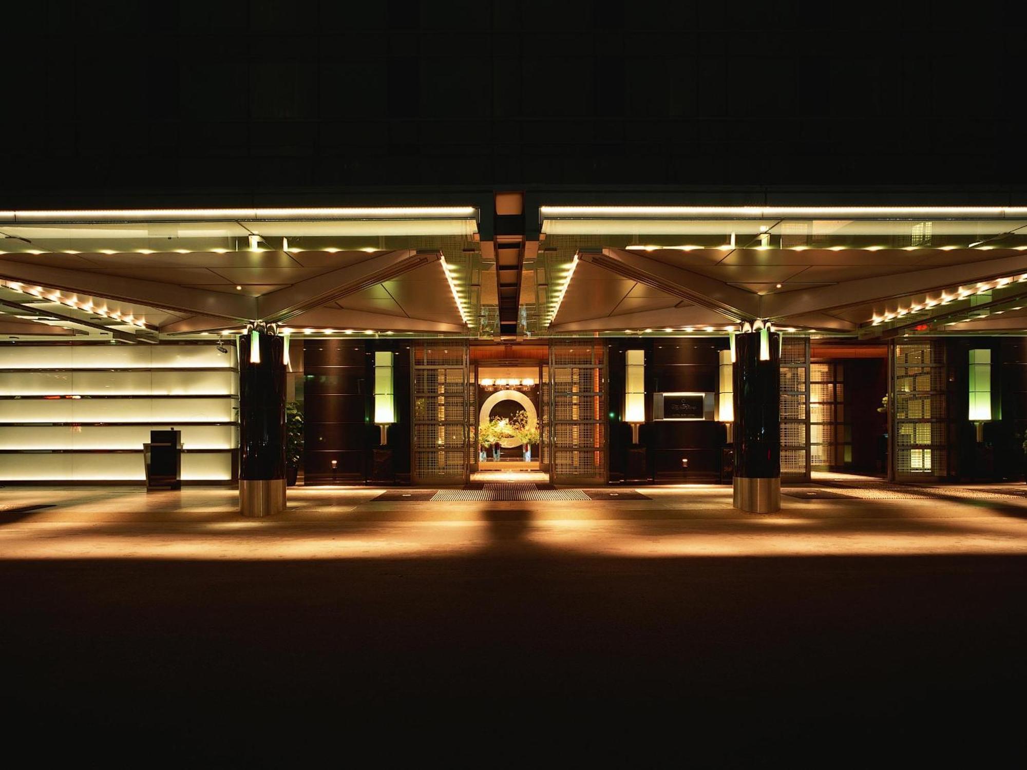 Hotel New Otani Tokyo The Main Kültér fotó The entrance of the hotel