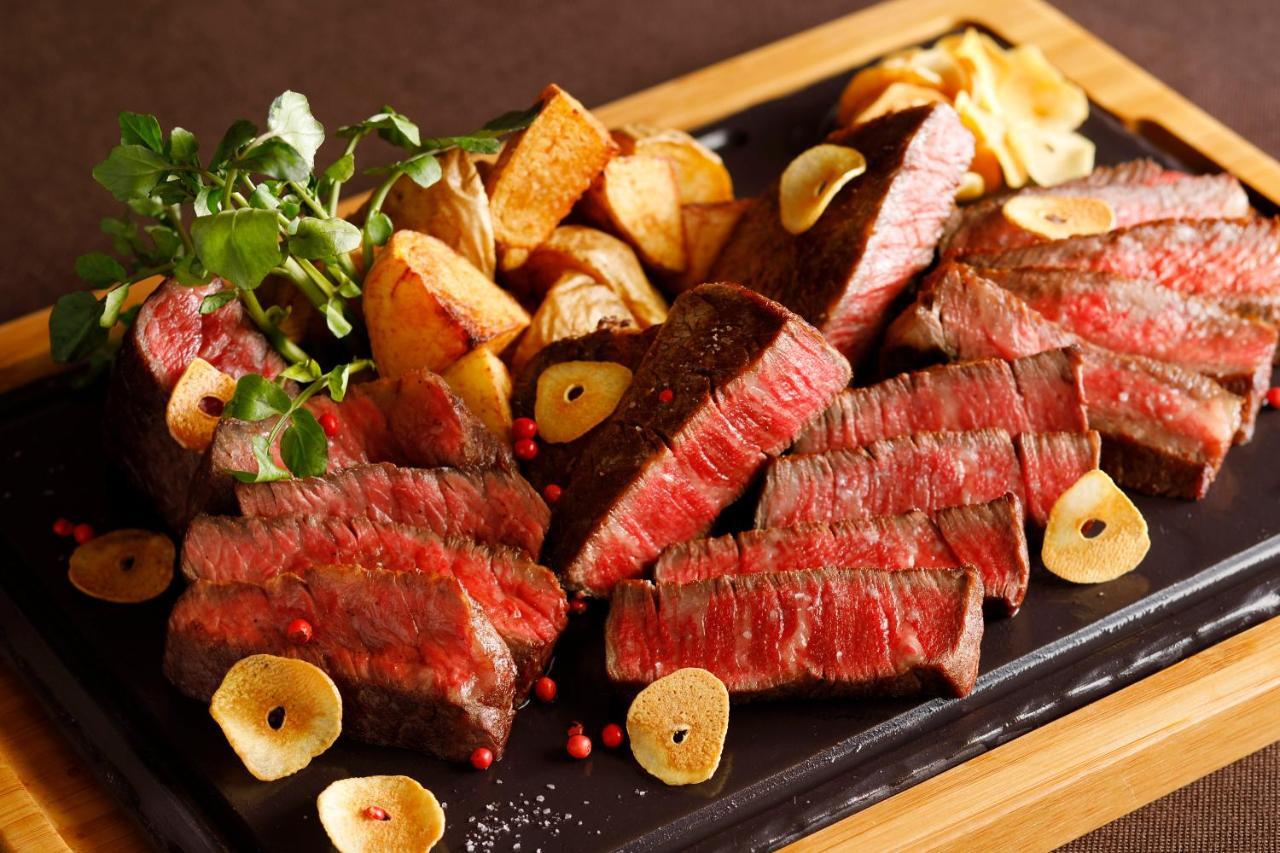 Hotel New Otani Tokyo The Main Kültér fotó A steak prepared with the dry-aging technique